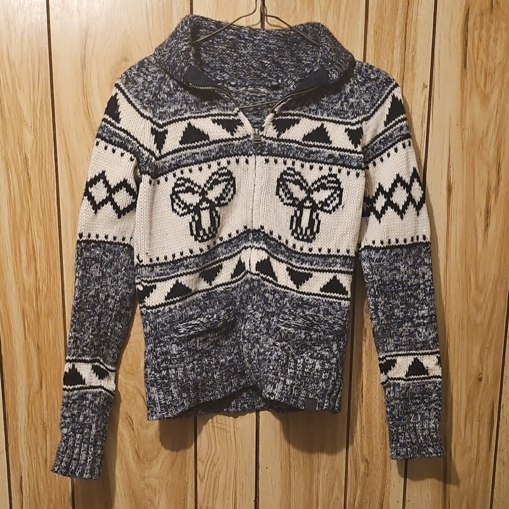 Blue and White Patterned Women's Sweater - Picture 1 of 2